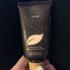 Tarte Amazonian clay foundation Porcelain beige